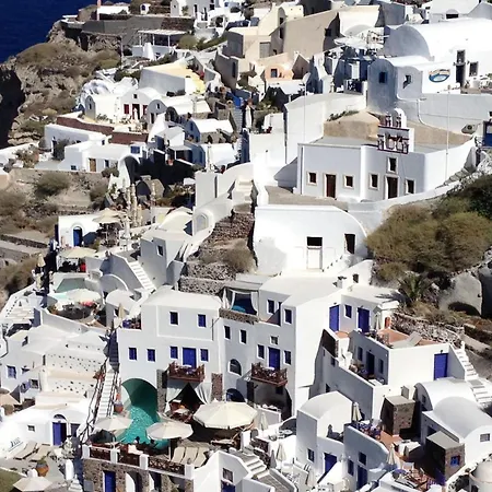Superb Naxos Triple Semi-basement Private Balcony דירה